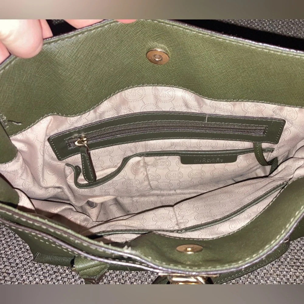 Green Michael Kors Purse - Picture 4 of 5